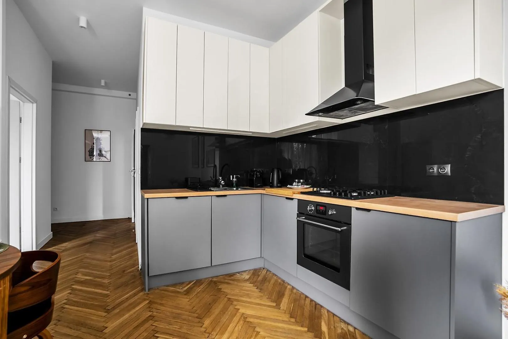 Warsaw Suite Near River - 58M2, Metro, Balcony Apartment